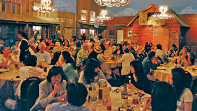 full-house-groups-Big-e-steakhouse-&-saloon-grand-canyon-arizona